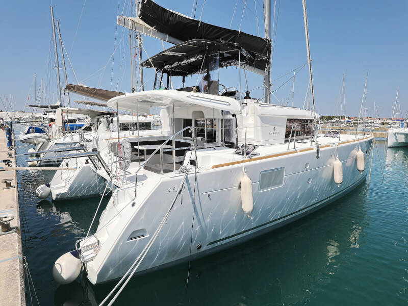 Lagoon 450 F HOT STUFF