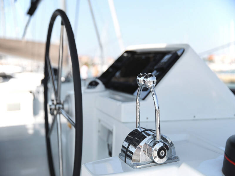 Lagoon 450 F HOT STUFF
