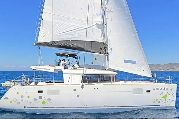 Lagoon 450 F • Emoseaon