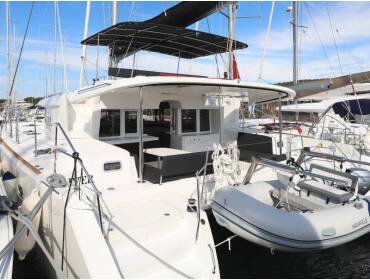 Lagoon 450 F • OLIVER