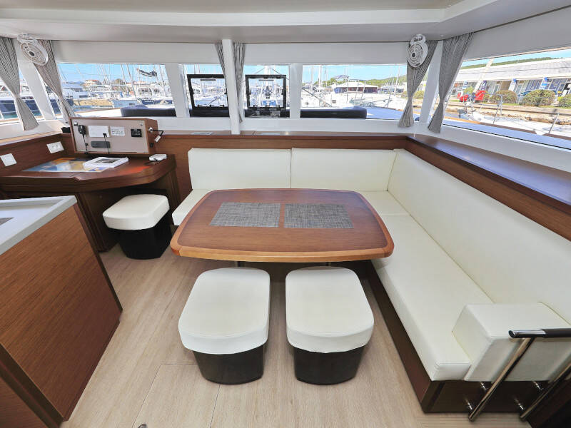 Lagoon 450 F OLIVER