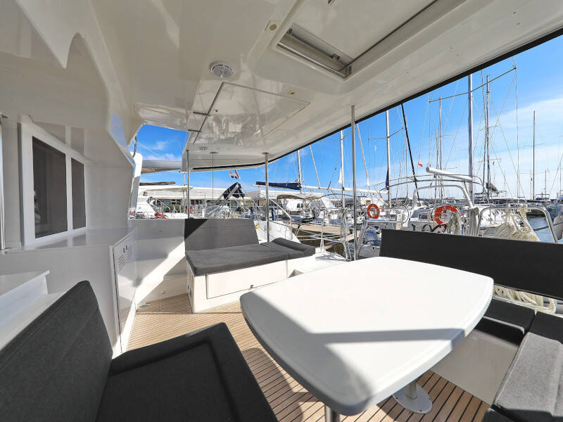 Lagoon 450 F OLIVER