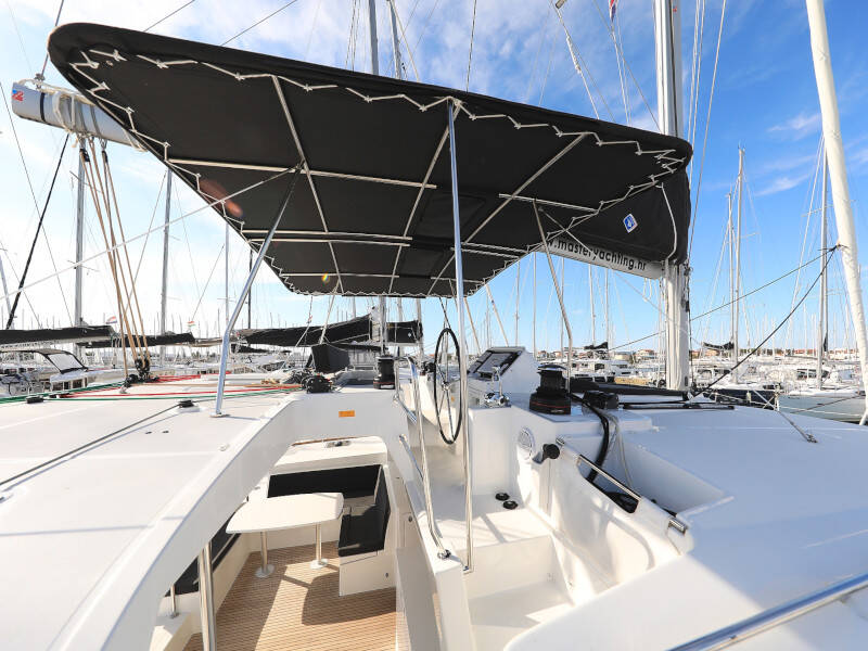 Lagoon 450 F OLIVER