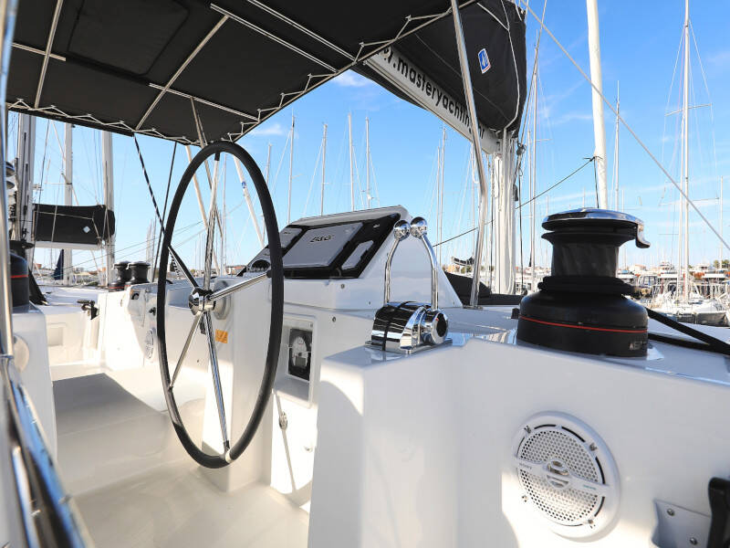 Lagoon 450 F OLIVER