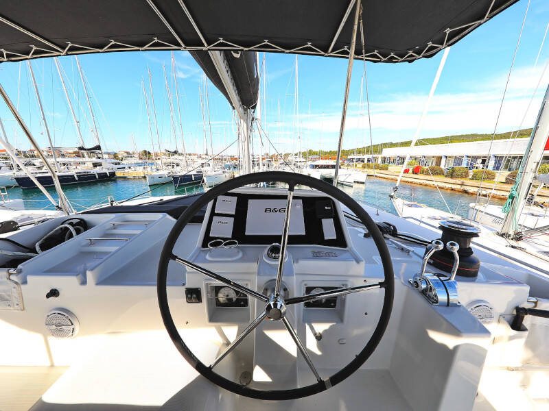 Lagoon 450 F OLIVER