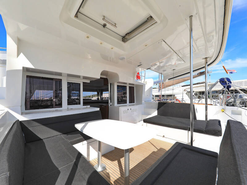 Lagoon 450 F OLIVER