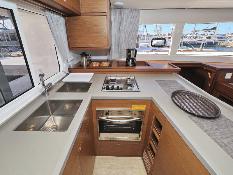 Lagoon 450 F OLIVER