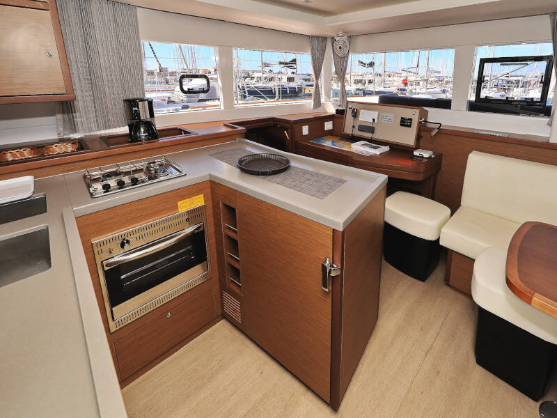 Lagoon 450 F OLIVER
