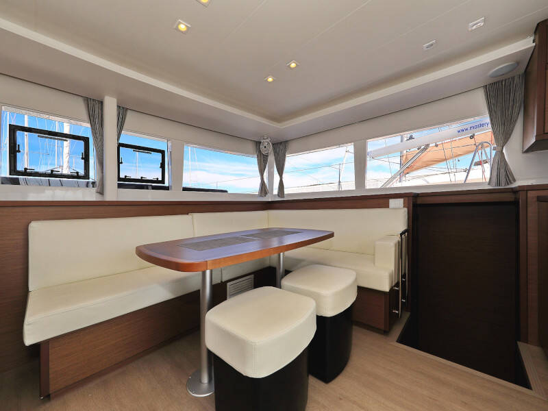 Lagoon 450 F OLIVER