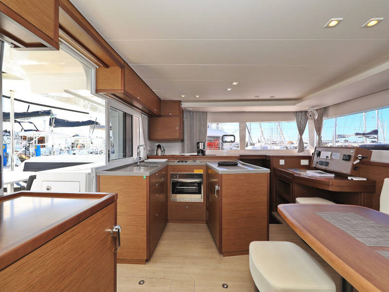 Lagoon 450 F OLIVER