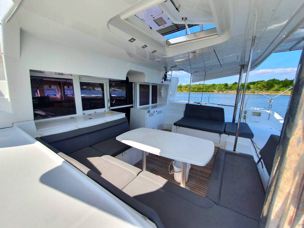 Lagoon 450  Fly ArMarg
