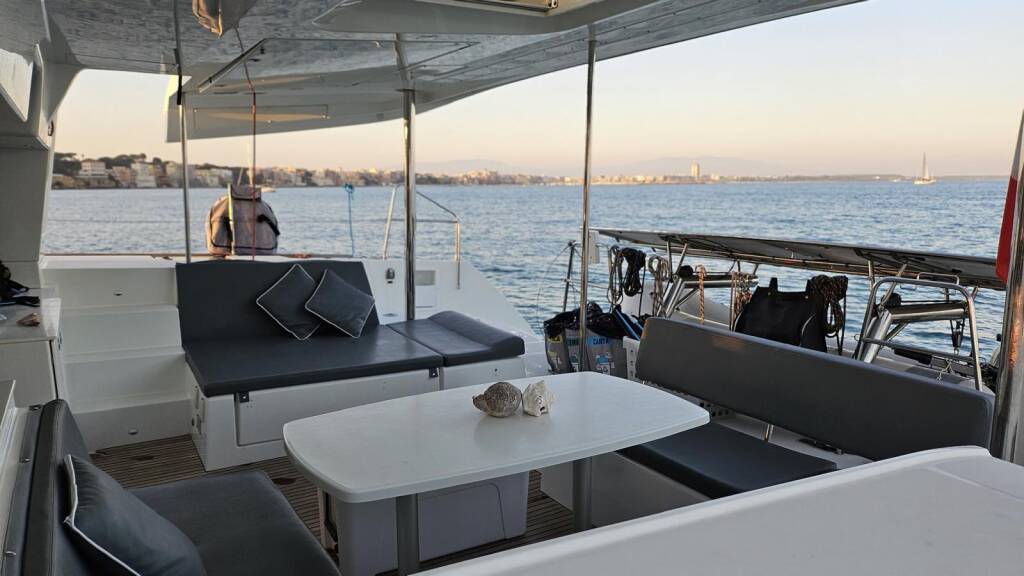 Lagoon 450  Fly  Corona Borealis