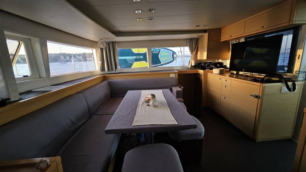 Lagoon 450  Fly  Corona Borealis