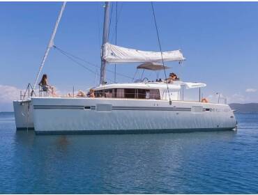 Lagoon 450 Fly GIN TONIC (generator, air condition, water maker, bowthruster, 2 SUP free of charge)