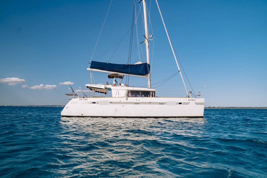 Lagoon 450 Fly Butterfly