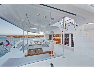 Lagoon 450 Fly • Lagoon450F_1