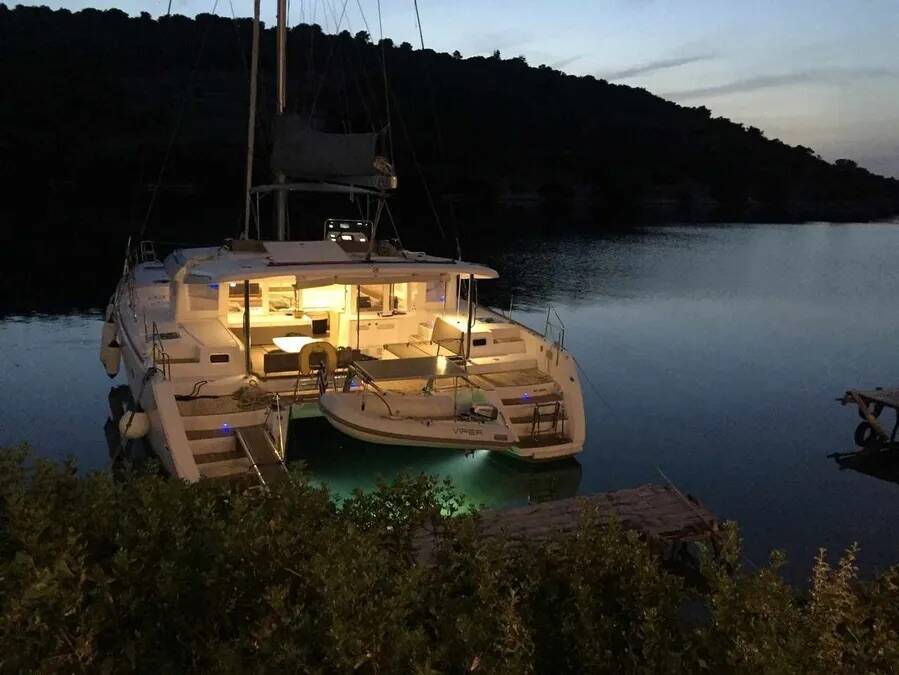 Lagoon 450 Fly Iris IV