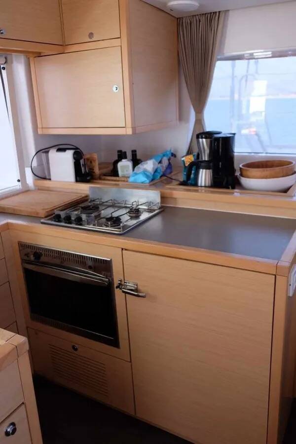 Lagoon 450 Fly Iris IV