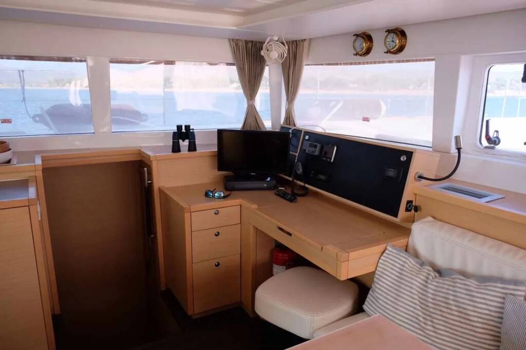 Lagoon 450 Fly Iris IV