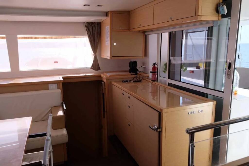 Lagoon 450 Fly Iris IV