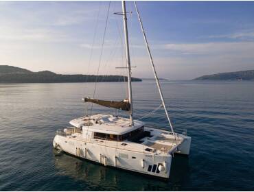 Lagoon 450 Fly • MOJA MALA