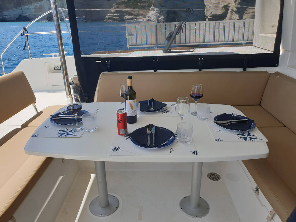 Lagoon 450 Fly MADICON (generator, air-condition, watermaker, dishwasher, washing machine, 2 SUP free of charge) *Skippered only*