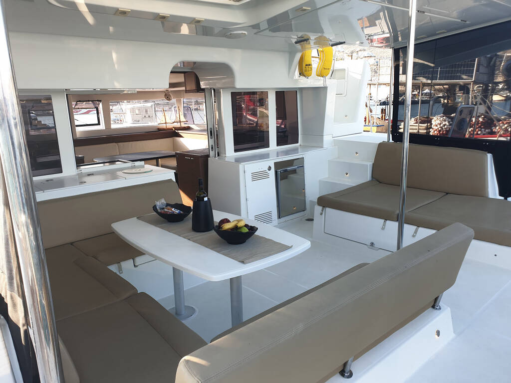 Lagoon 450 Fly MADICON (generator, air-condition, watermaker, dishwasher, washing machine, 2 SUP free of charge) *Skippered only*