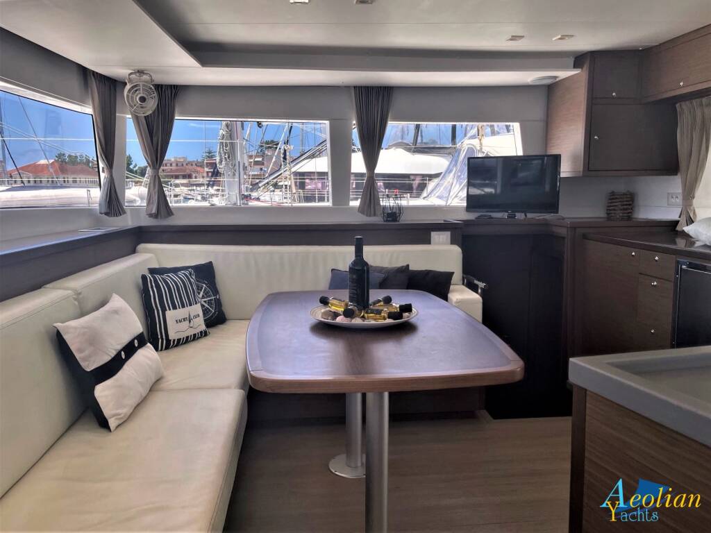 Lagoon 450  Flybridge Aeolian Dream