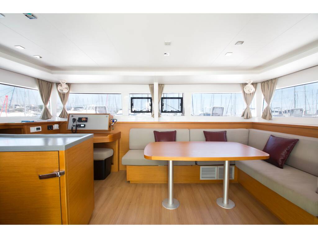 Lagoon 450  Flybridge HYDRAVIII