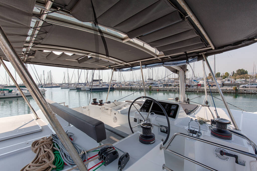 Lagoon 450  Flybridge Smile