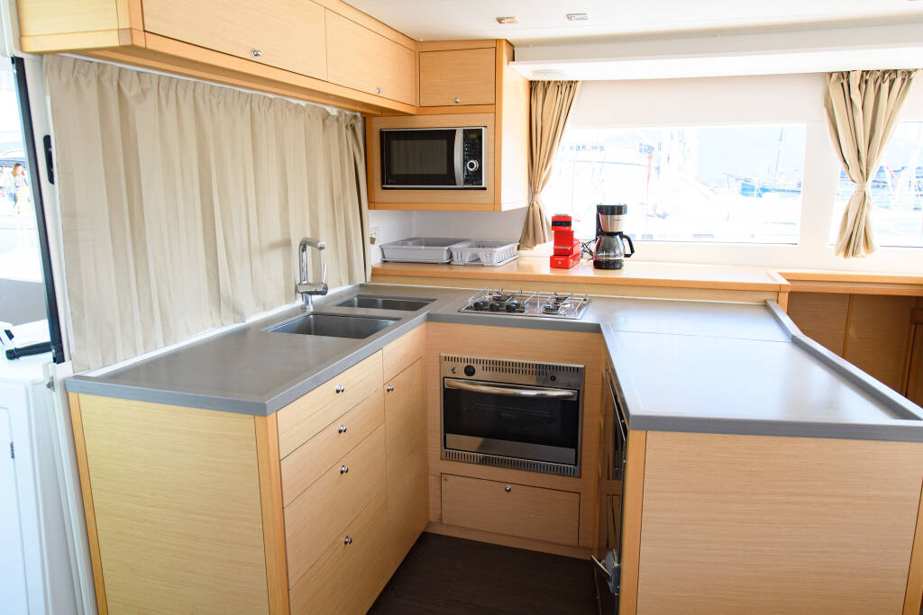Lagoon 450  Flybridge Athina (Pax 12)