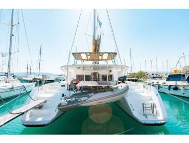 Lagoon 450  Flybridge • Athina (Pax 12)