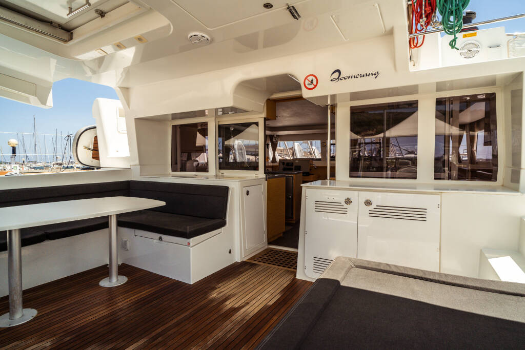 Lagoon 450 Flybridge WindFinder