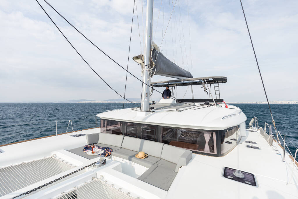 Lagoon 450  Flybridge Myrto | A/C, Gen, Watermaker, 12 pax