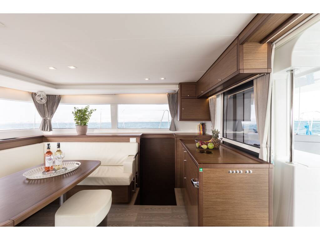 Lagoon 450  Flybridge Myrto | A/C, Gen, Watermaker, 12 pax