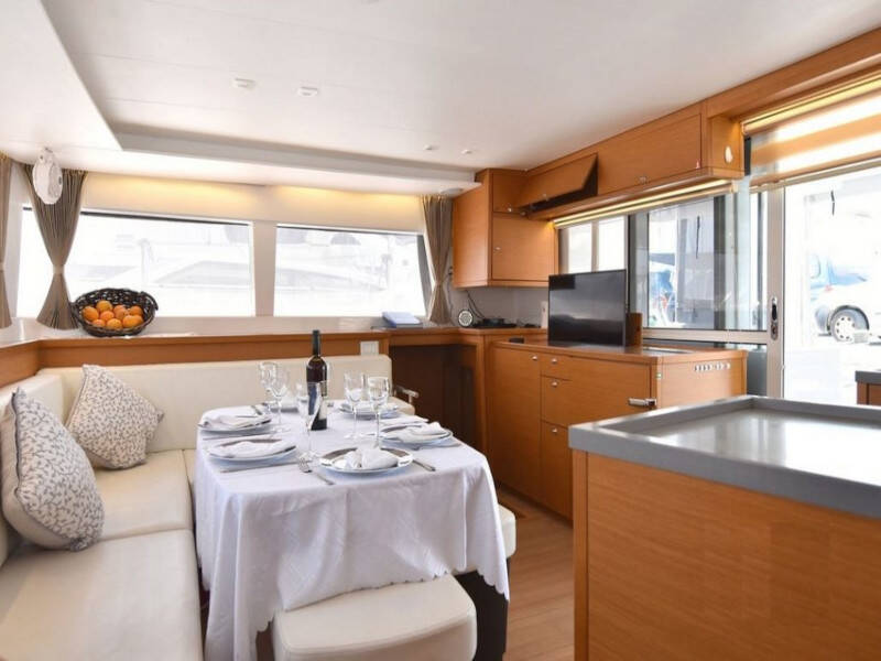 Lagoon 450  Flybridge Omiros II