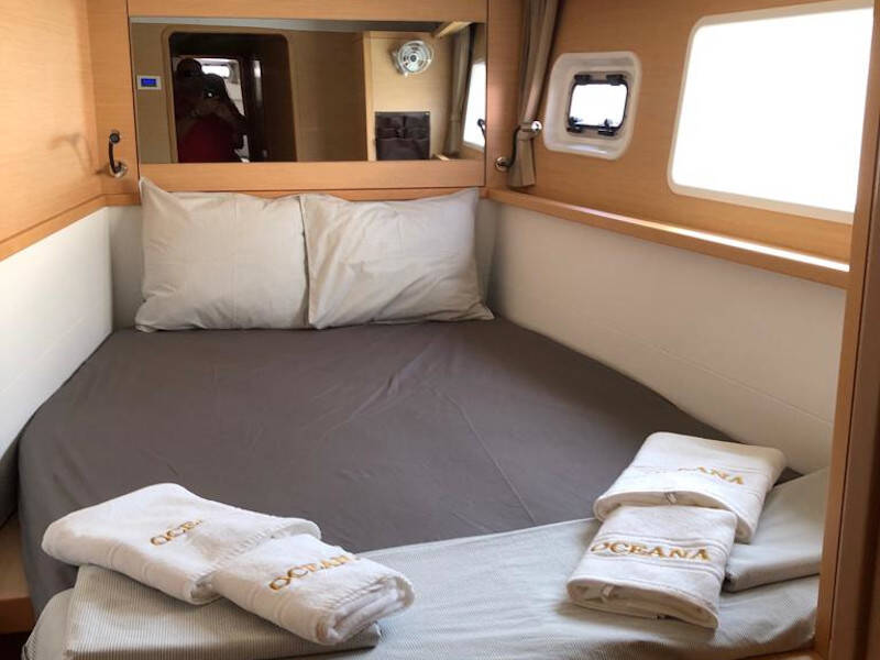 Lagoon 450  Flybridge Oceana (VIP Equipment incl A/C, Generator, Water Maker, PS 4, Dishwasher, Washer+Dryer)