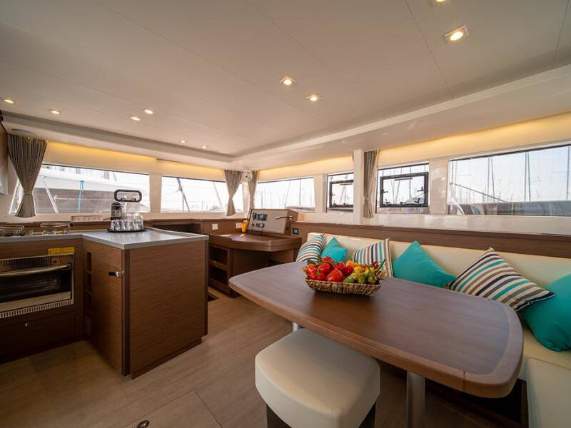 Lagoon 450  Flybridge 