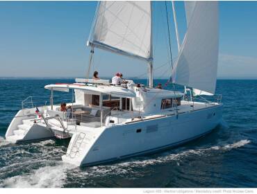 Lagoon 450  Flybridge • FO'S (generator, air condition,water maker, 2 SUP free of charge) 