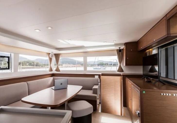 Lagoon 450  Flybridge SILICIA 