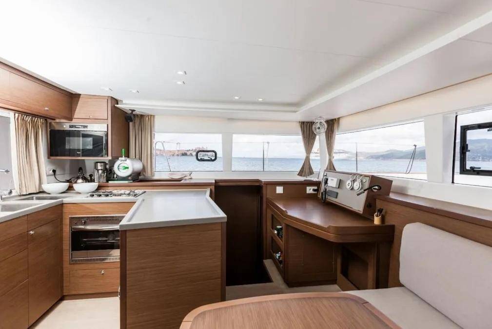 Lagoon 450  Flybridge SILICIA 