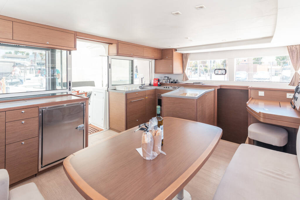 Lagoon 450 Flybridge TBA