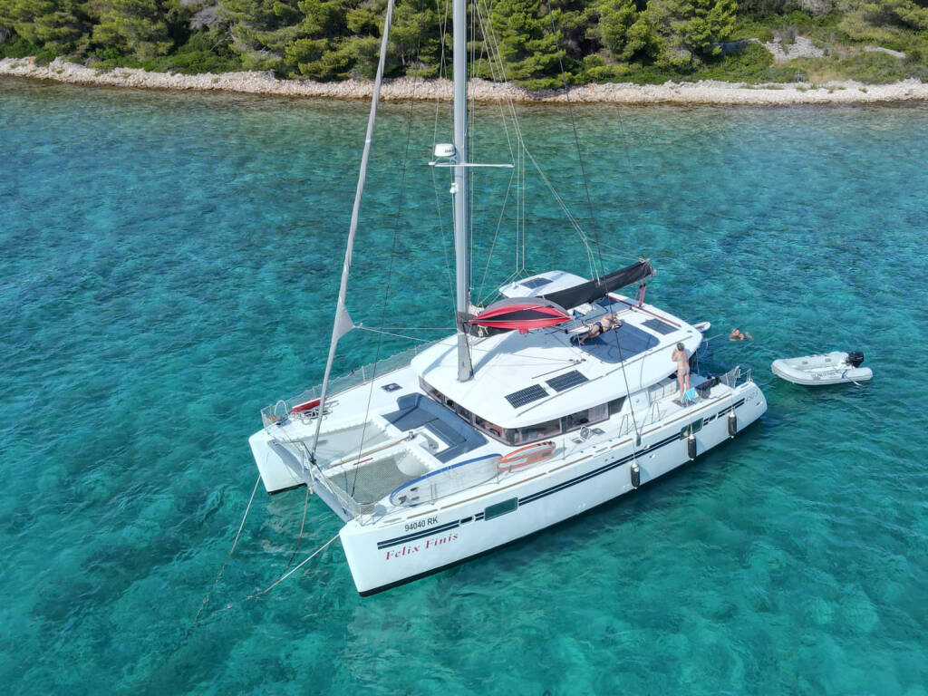 Lagoon 450 Sport • Felix Finis