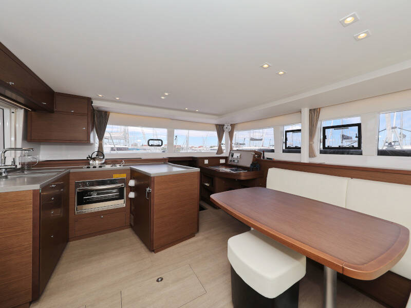 Lagoon 450 SporTop OASIS