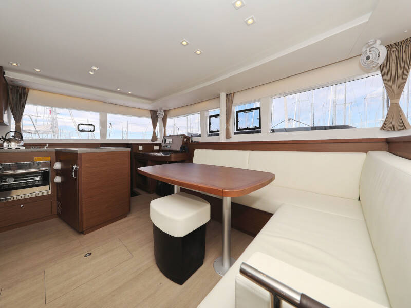 Lagoon 450 SporTop OASIS