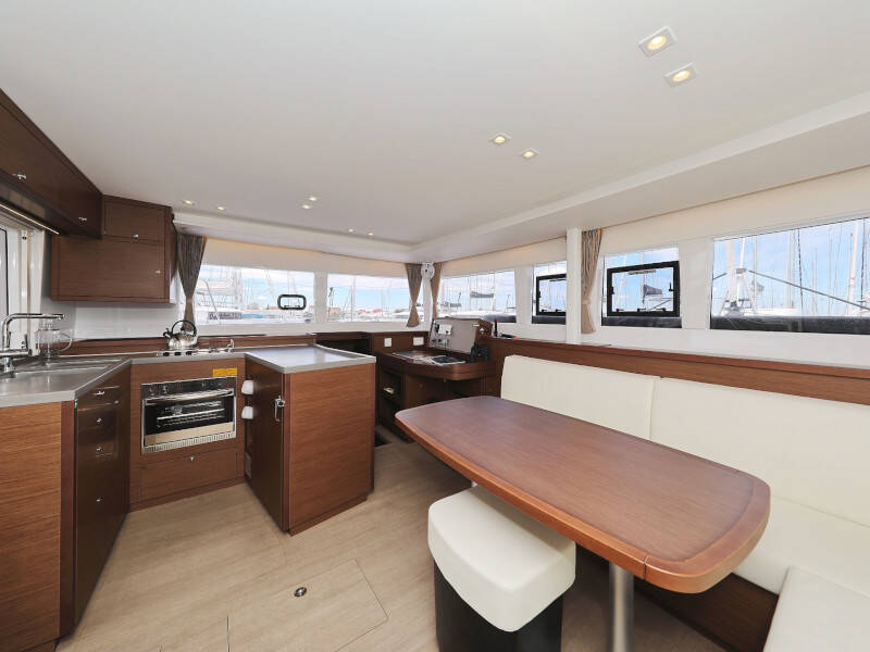 Lagoon 450 SporTop OASIS