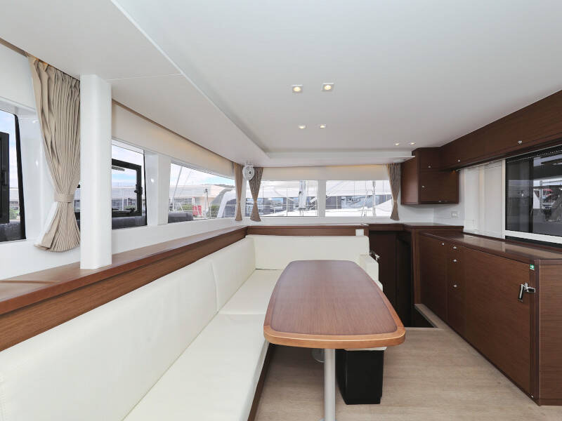 Lagoon 450 SporTop OASIS