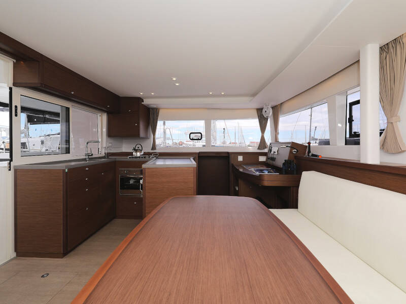 Lagoon 450 SporTop OASIS