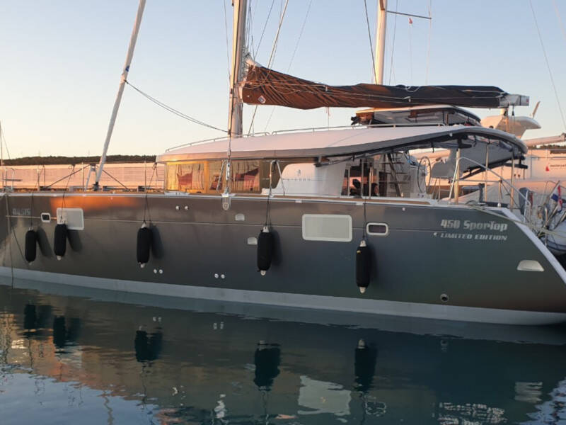 Lagoon 450 SporTop • OASIS