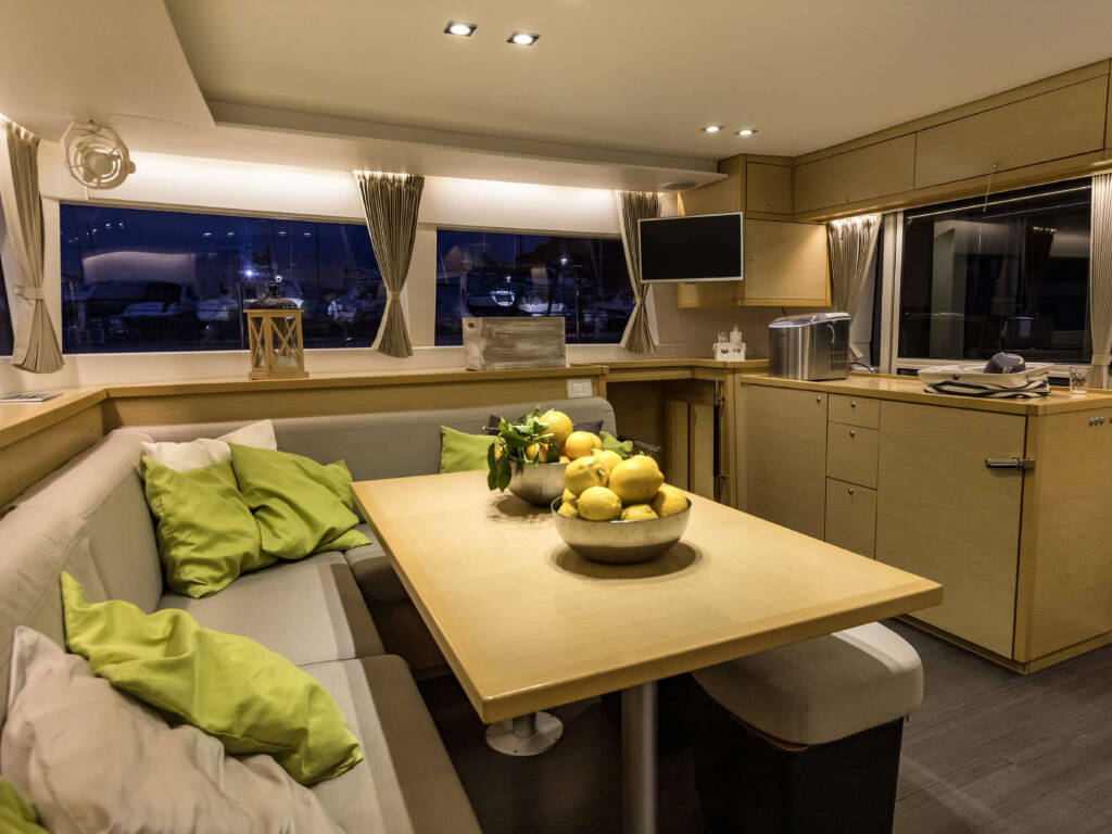 Lagoon 450 Opera Prima